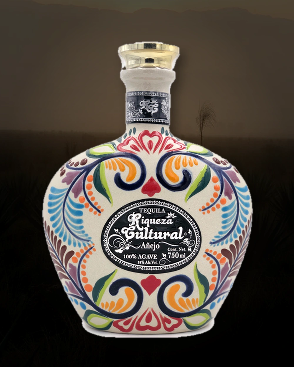 Riqueza Cultural Añejo bottle