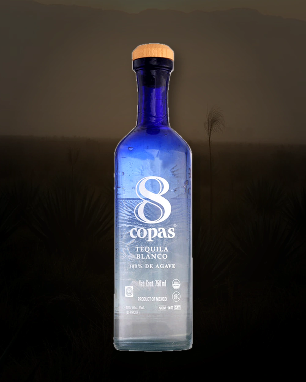 8 Copas Blanco bottle