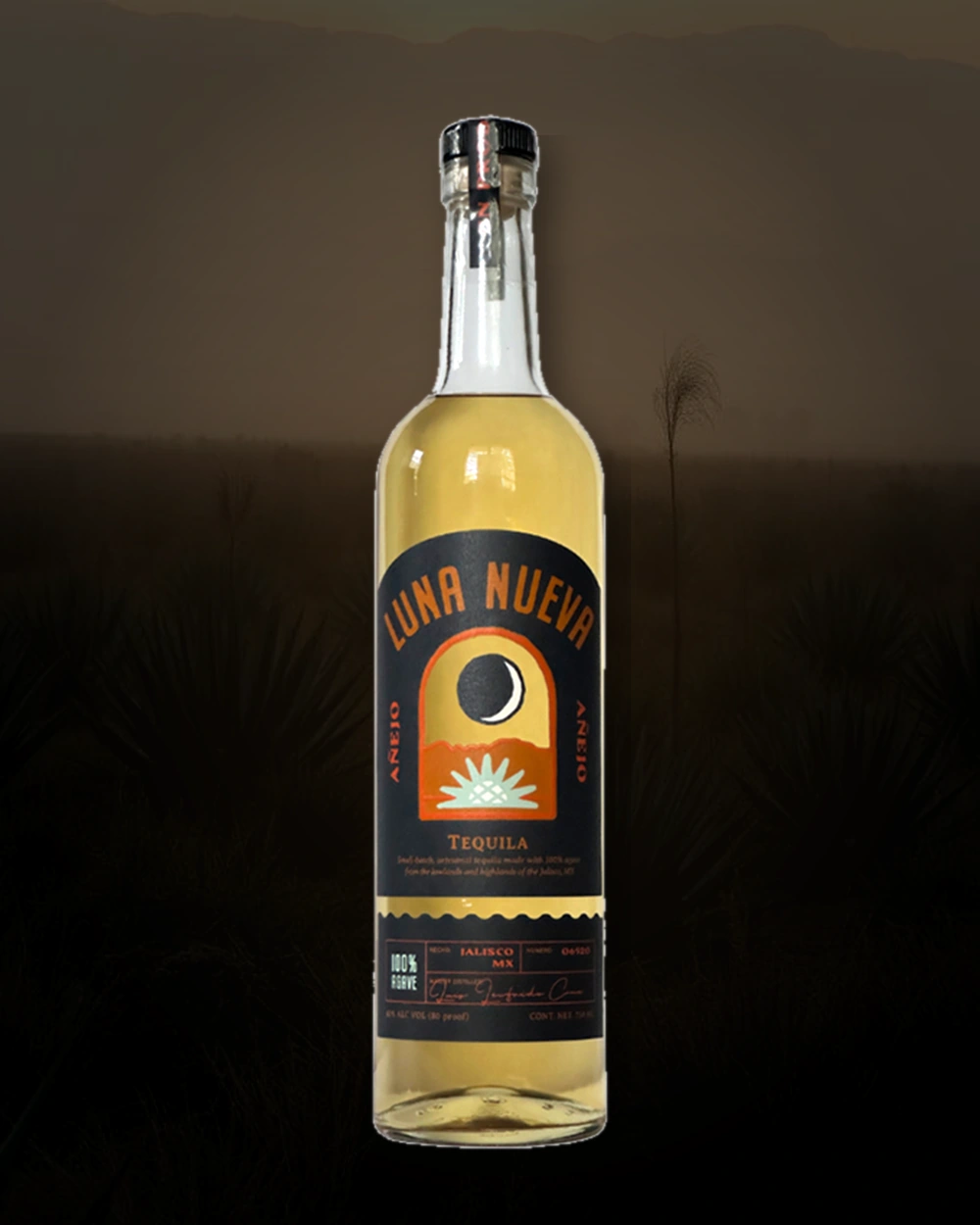 Luna Nueva Tequila Añejo bottle