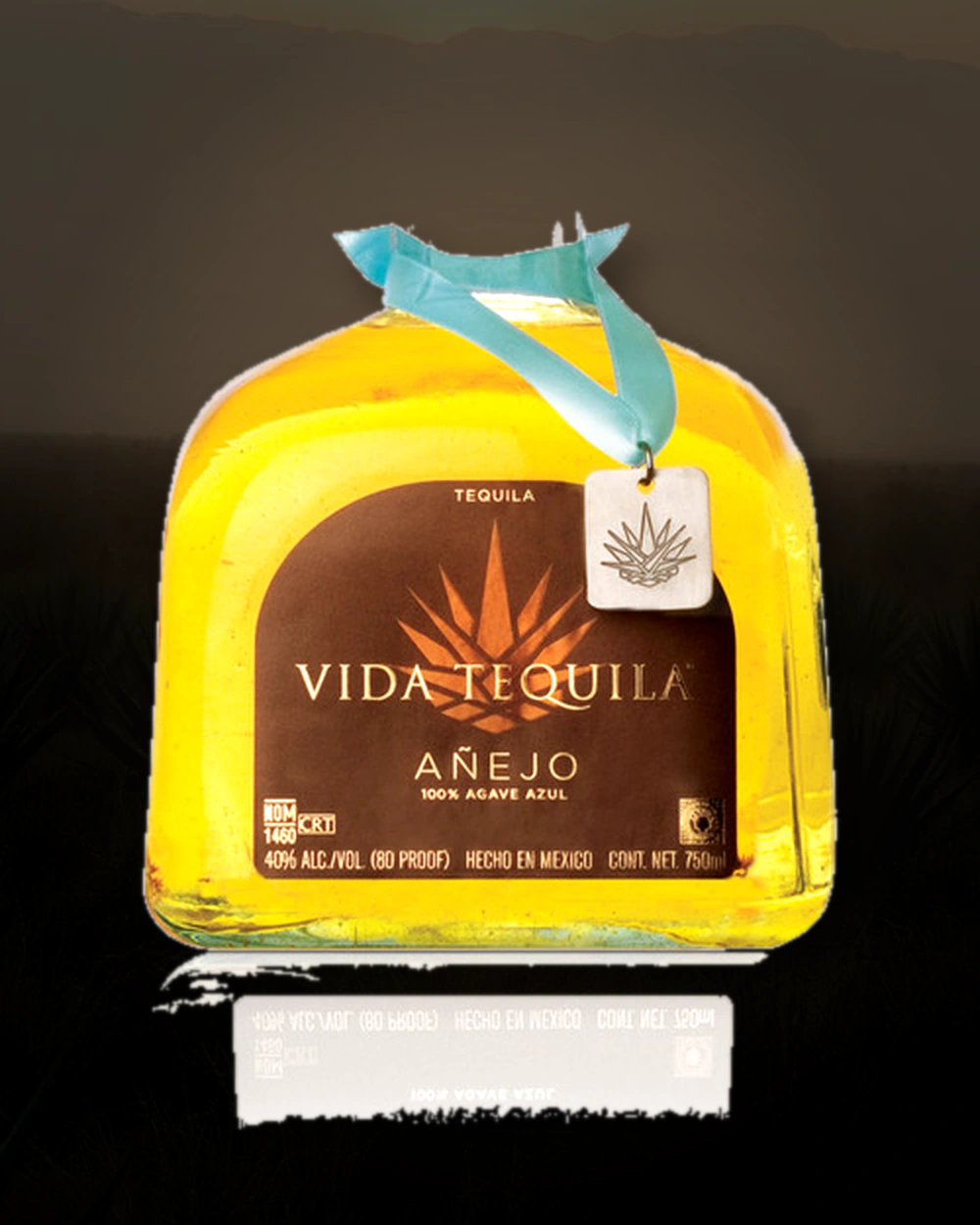 Vida Tequila Añejo bottle
