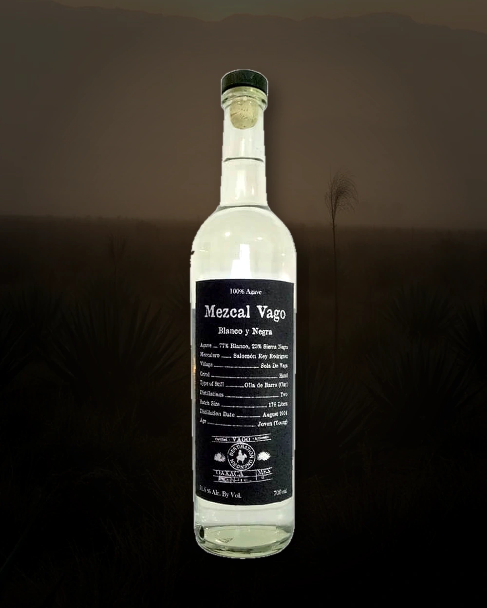 Vago Blanco y Negra – Tio Rey bottle
