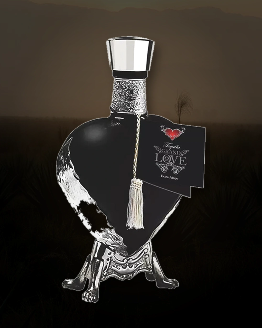 Par 72 Grand Love "Black Heart" Extra Añejo bottle