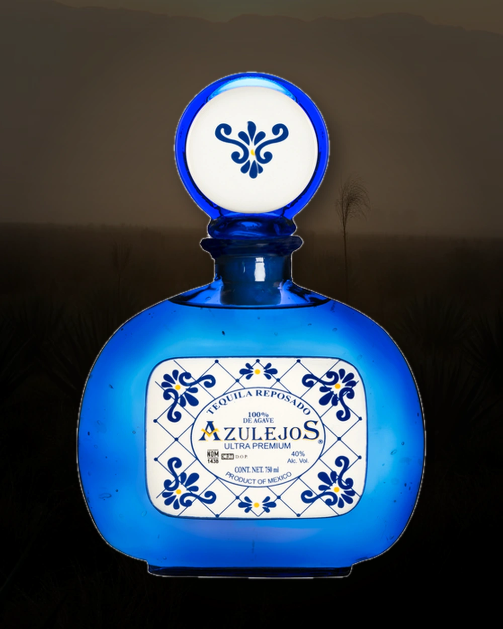 Los Azulejos Reposado bottle