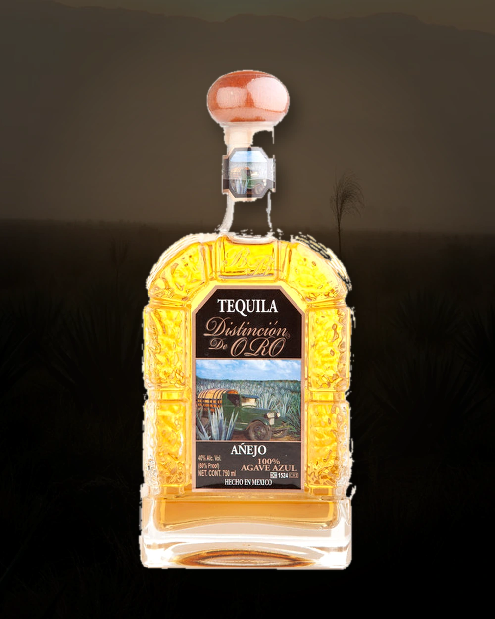 Distinción de Oro Añejo bottle