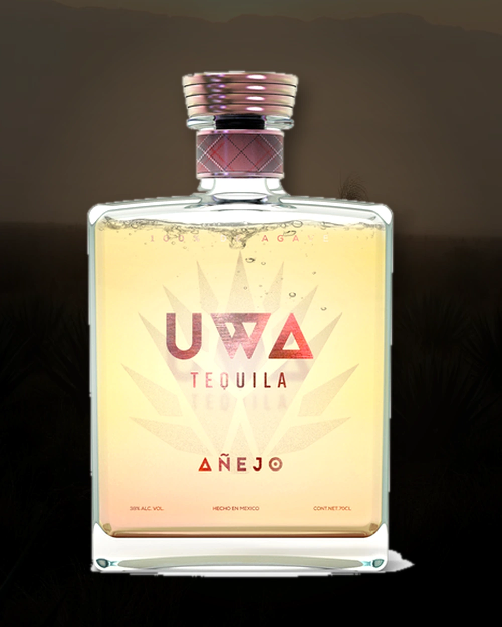 UWA Añejo bottle