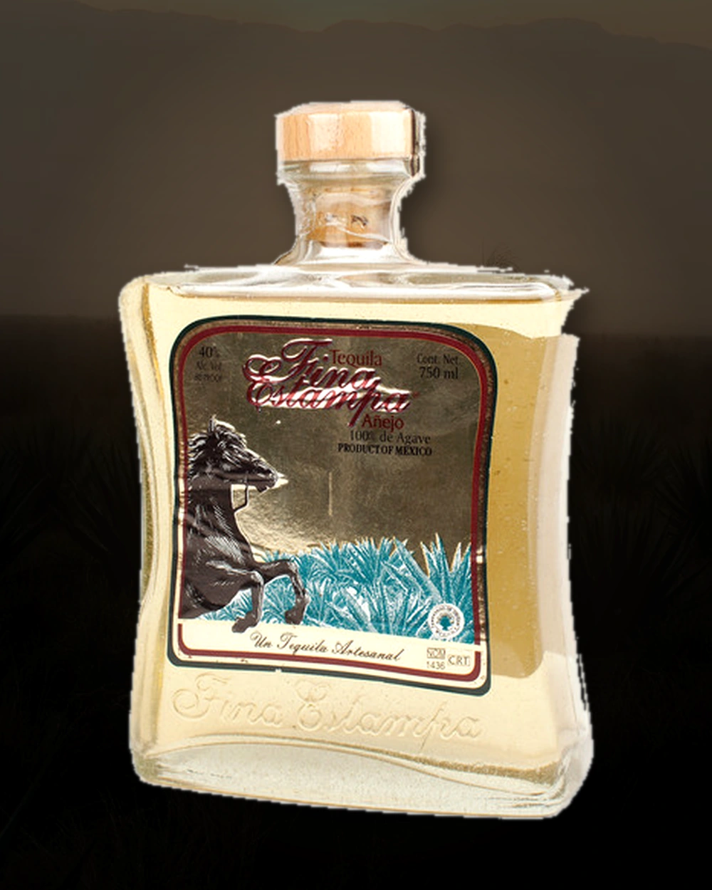 Fina Estampa Añejo bottle
