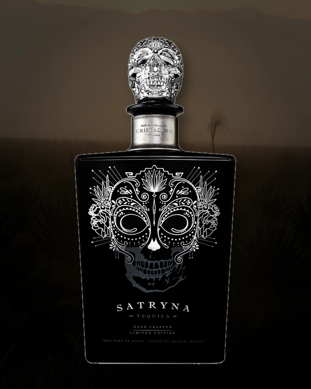 Satryna Cristalino Añejo bottle