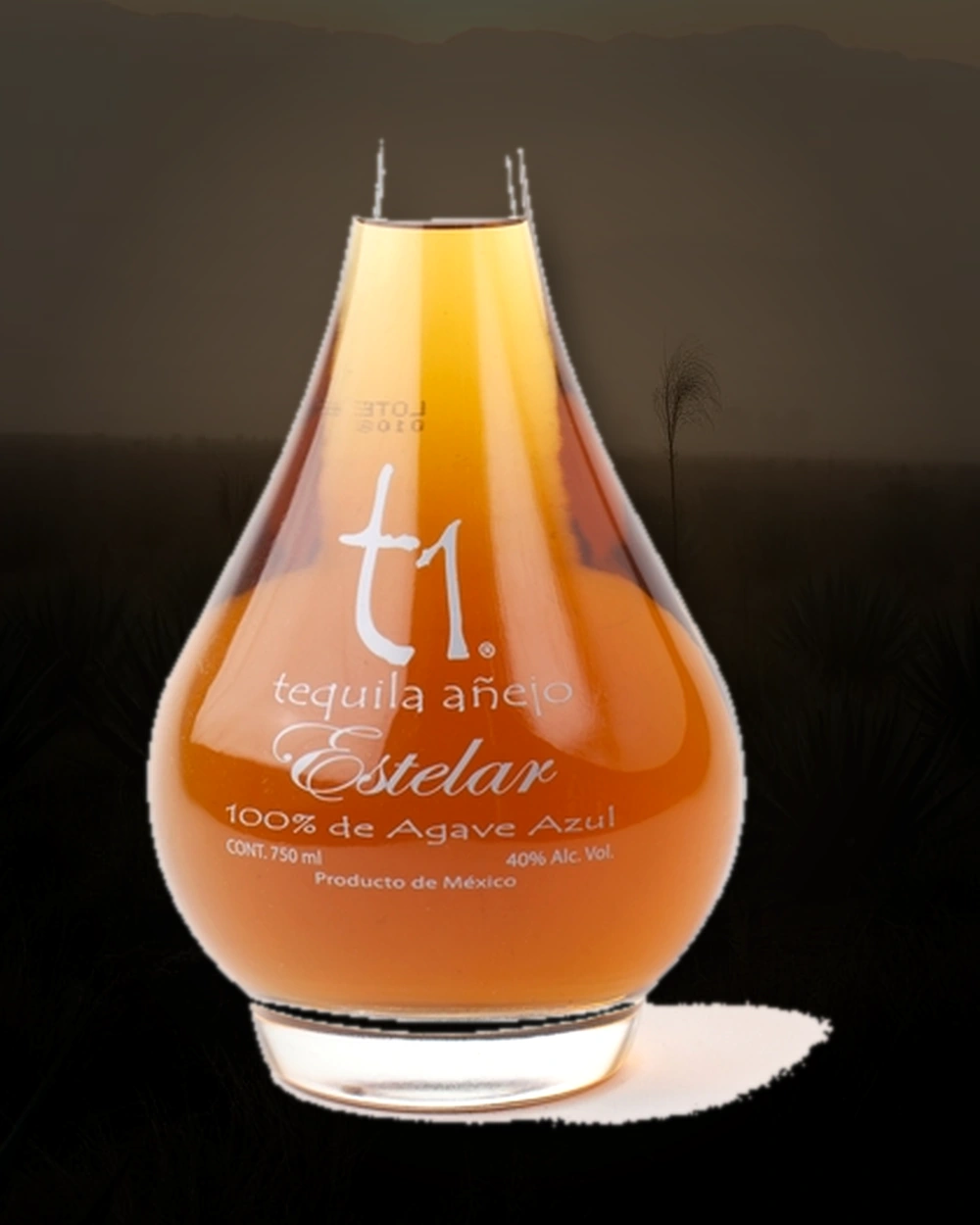 t1 Añejo Estellar bottle