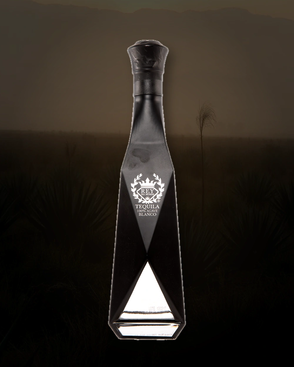 Rey Del Mundo Tequila Blanco bottle