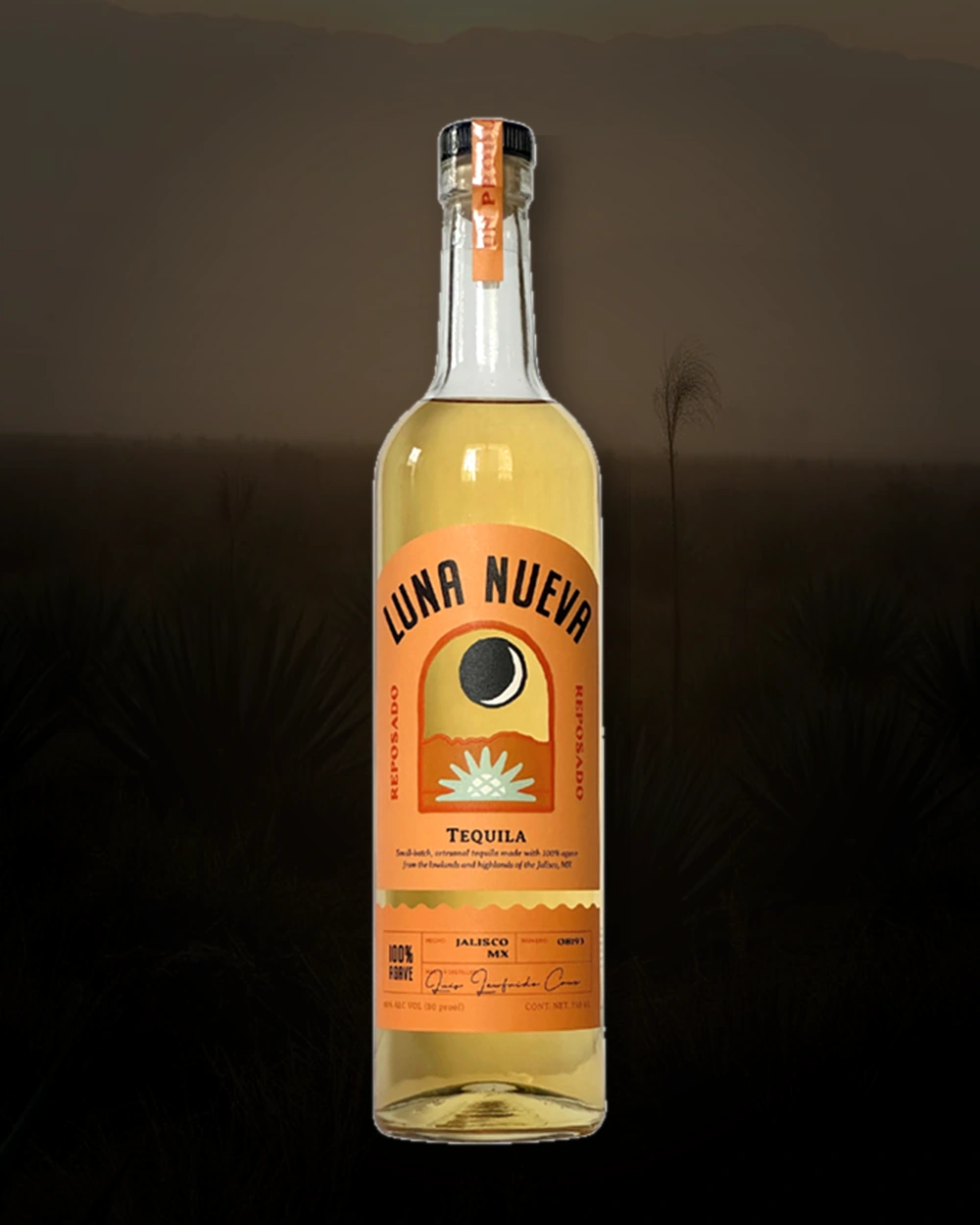 Luna Nueva Tequila Reposado bottle