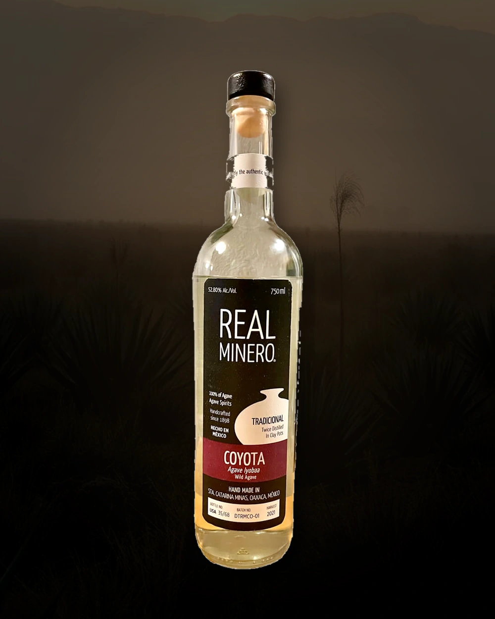 Real Minero Coyota bottle