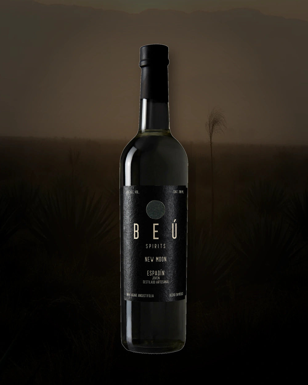 BEÚ Spirits New Moon bottle