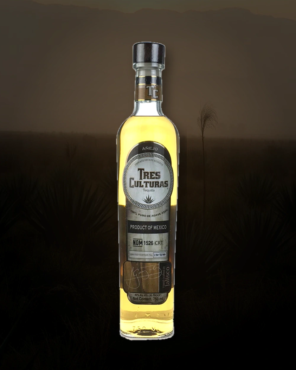 Tres Culturas Añejo bottle