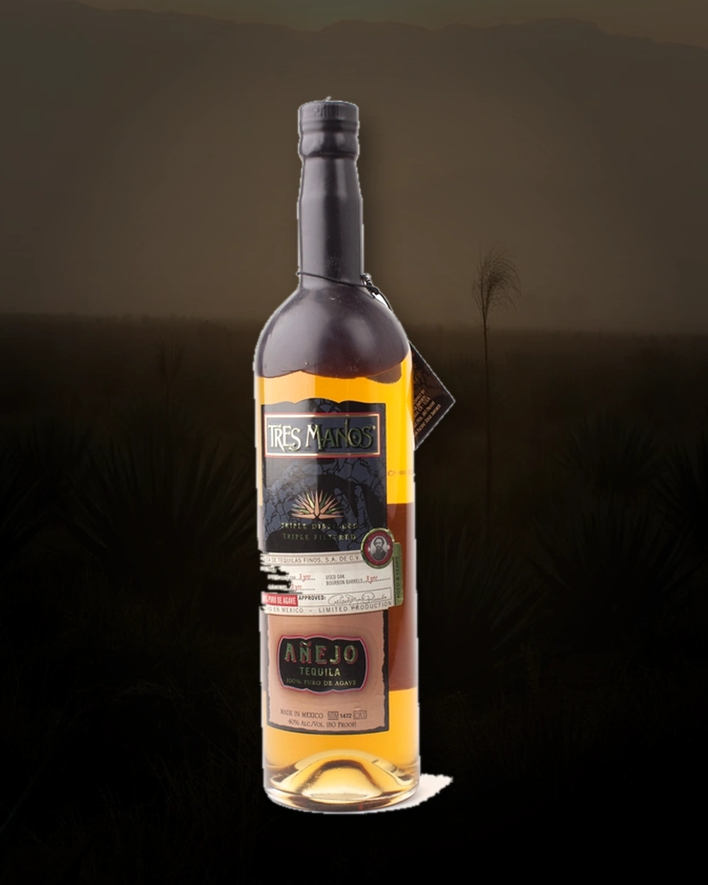 Tres Manos 3 Year Añejo bottle