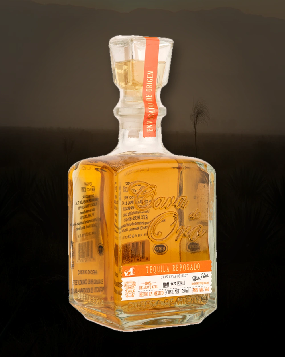 Cava de Oro Reposado bottle