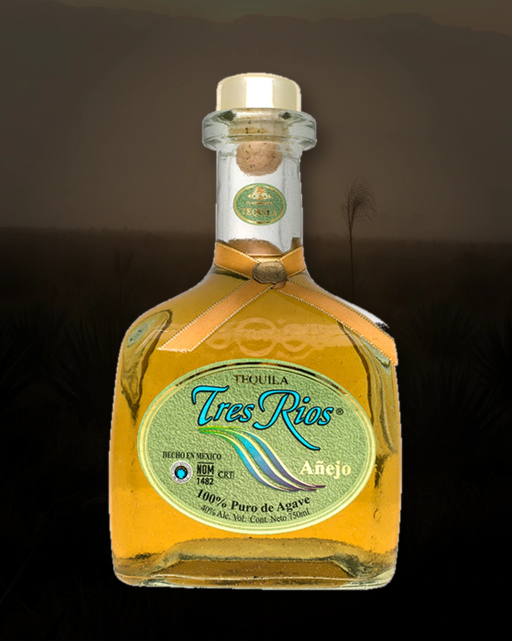 Tres Rios Añejo bottle