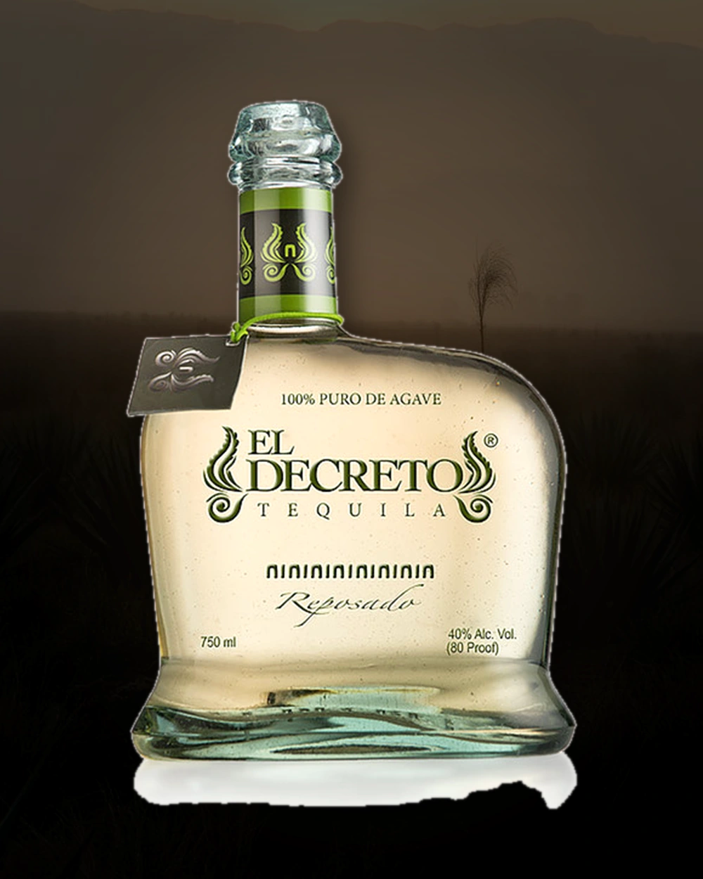 El Decreto Reposado bottle